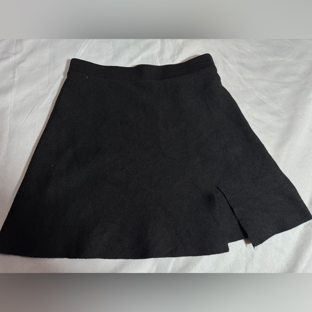 NWOT Anthro Mable Black Mini Skirt with slit in Sweater Material